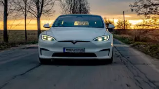 Gyorsulás 1020 Lóerős Tesla Plaiddel a Kakucs Ringen kosár