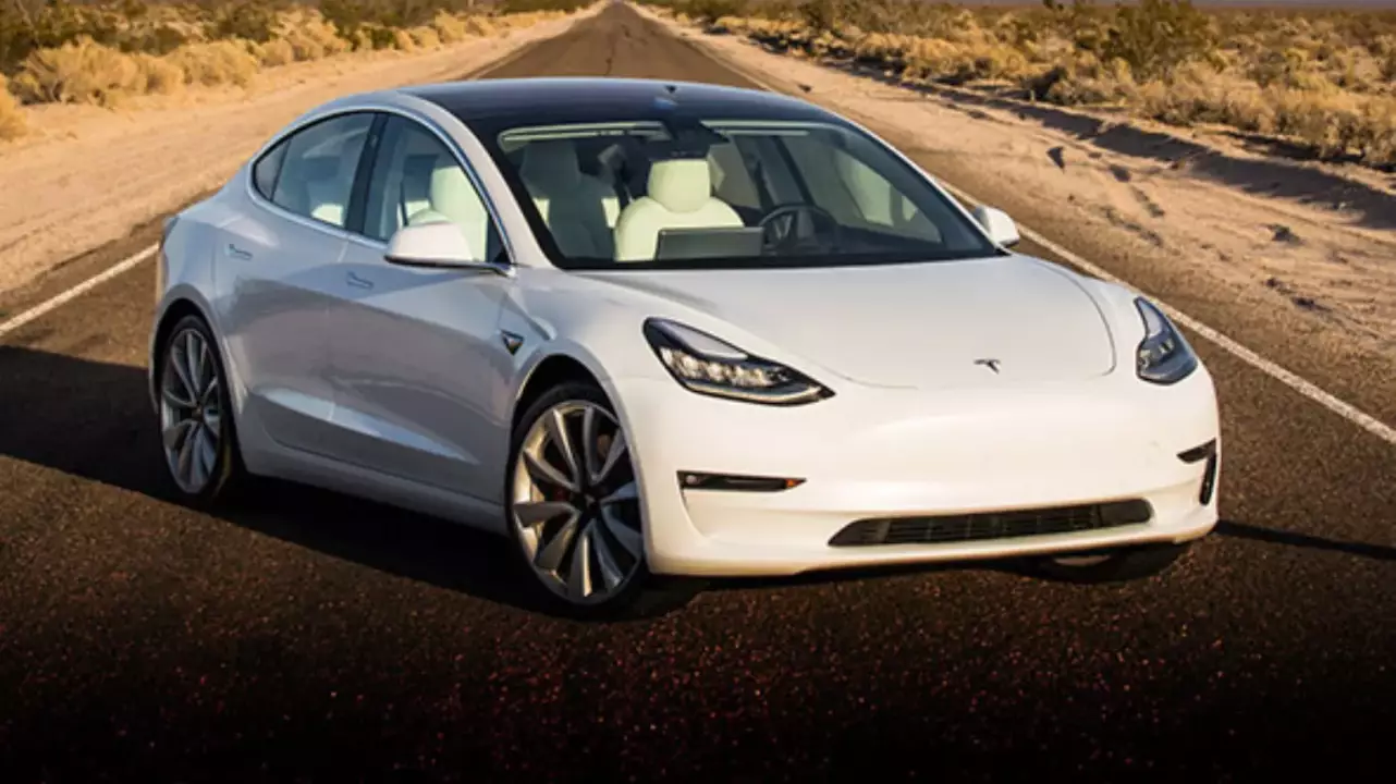 Tesla Model 3 élményvezetés Nyíregyházán és környékén fő kép