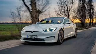 Legbrutálabb Tesla S Plaid élményvezetés Maglódi Indulással kosár