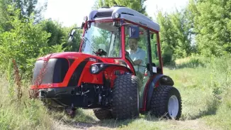 Traktor élményvezetés a MultiShoot City Élményparkban