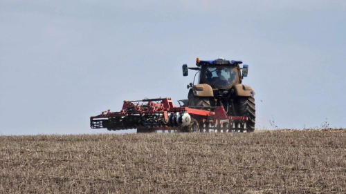 Traktor élményvezetés szántóföldi körülmények között! Tatán 1