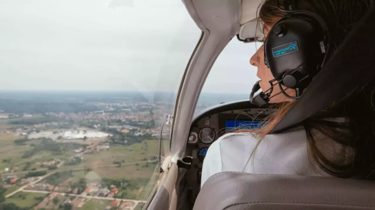 Élményrepülés Tokaj felett Cessna C-152 repülővel 1 utas részére fő kép