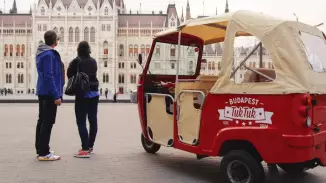 Városnéző TukTuk túra - ajándék Dunai sétahajózással 2 fő részére kosár