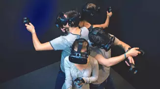 VR csapatjáték Magyarország legnagyobb multiplayer VR játéktermében kosár