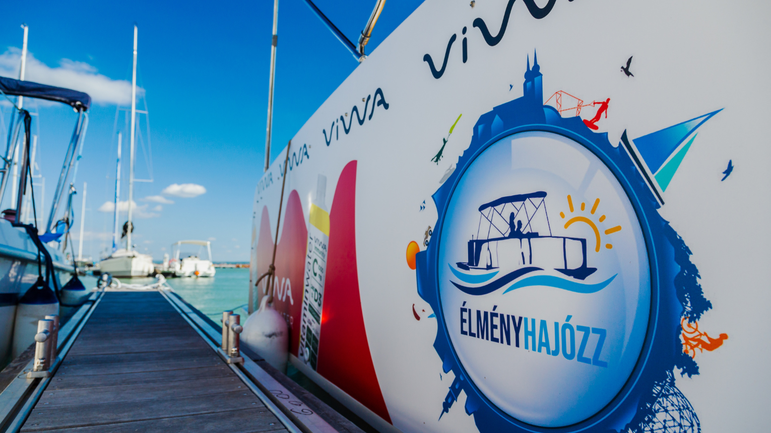 Hétvégi kikapcsolódás! Elektromos hajó bérlés Balaton partján
