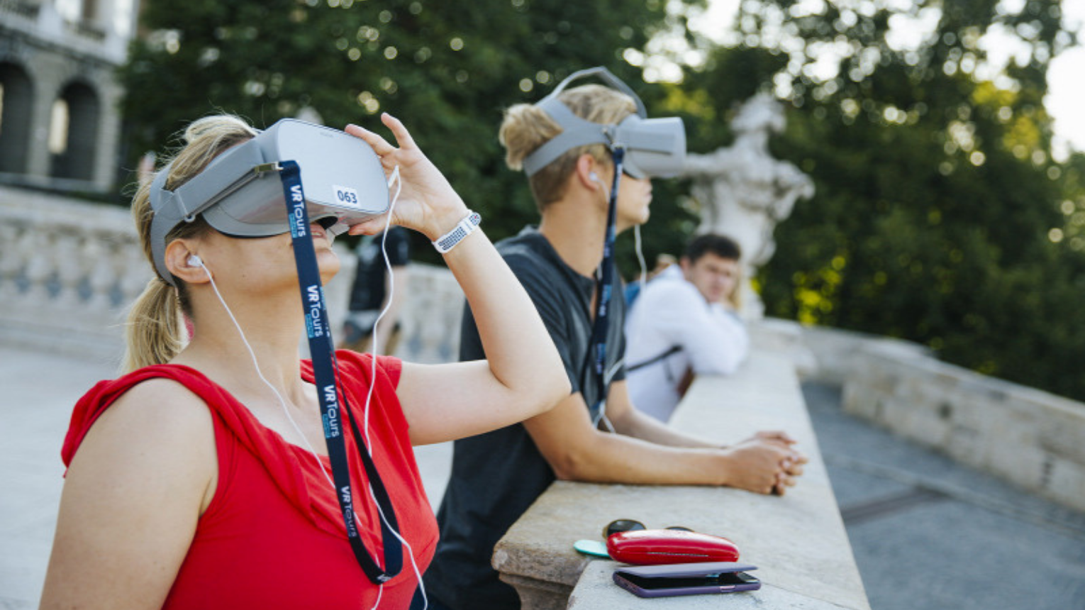 Családi időutazás a VR Tourssal Budapesten 3 főnek