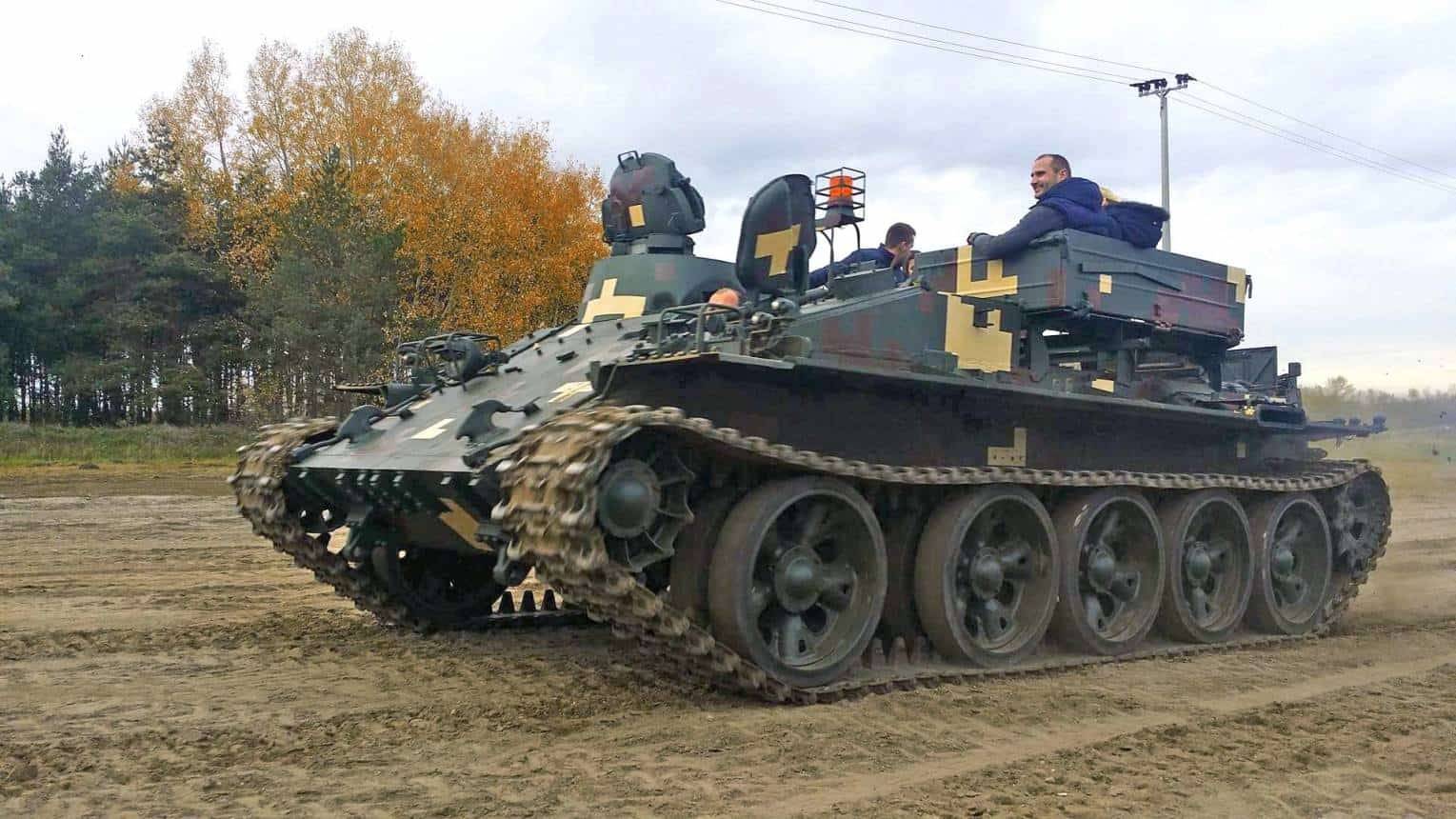 Gyerekeknek Tankrodeózás Gyálon egy VT-55 harckocsin a BIKÁN 1