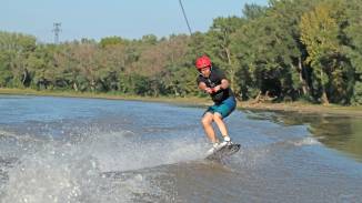 1 órás Wakeboard oktatás motorcsónakkal 4 főnek kosár