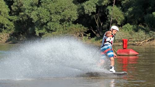 1 órás Wakeboard oktatás motorcsónakkal 4 főnek 3